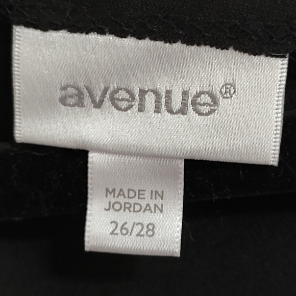 Avenue Black and White Faux Layered Pull Over Cardigan Size 26/28 - Picture 4 of 4